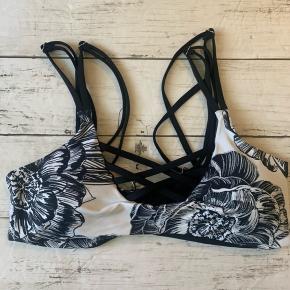 TiniBikini Black White Floral Reversible Bikini Top Bra Strappy Hawaiian Flower - Picture 1 of 6